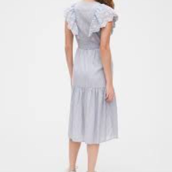 Flutter sleeve midi dress - Picture 2 of 5